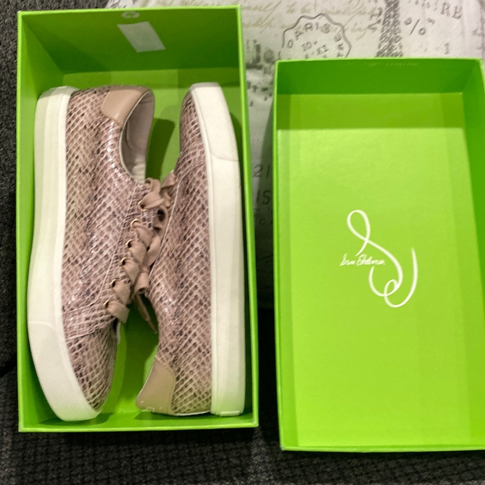 New with box Sam Edelman sneakers